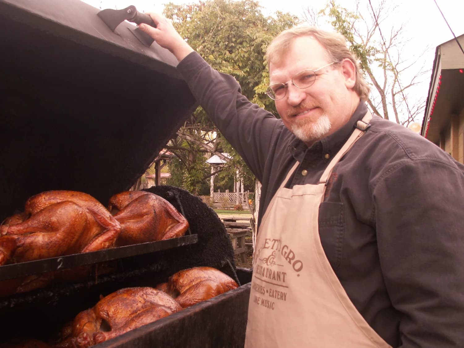 Andy Marshall at Puckett's smoker